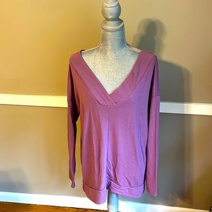 Mauve light weight v neck and back sweater